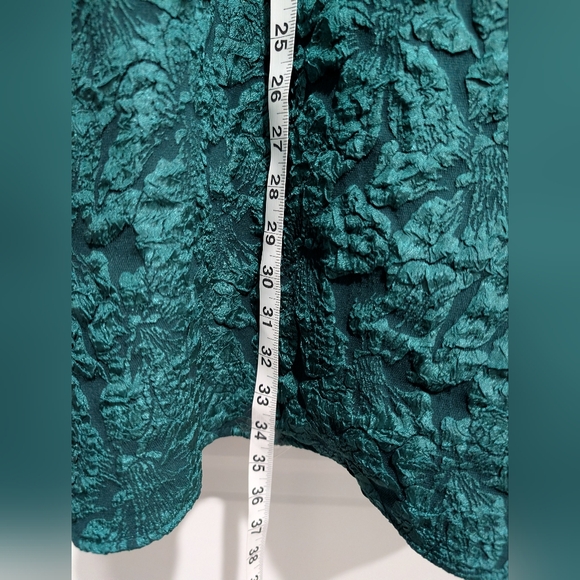 She + Sky Forest Green Textured Mini Dress - Picture 5 of 6